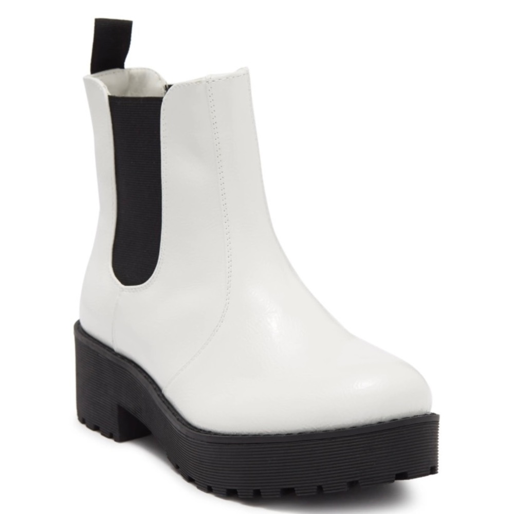 Dirty Laundry brand Montana Chelsea Boot. Brand new! Womens size 9